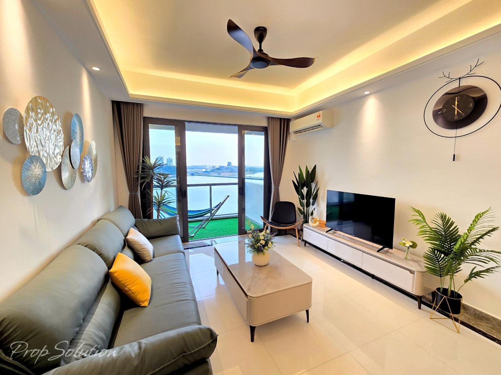 Apartment Full Seaview 3br Ciq 9-10 Pax Johor Bahru