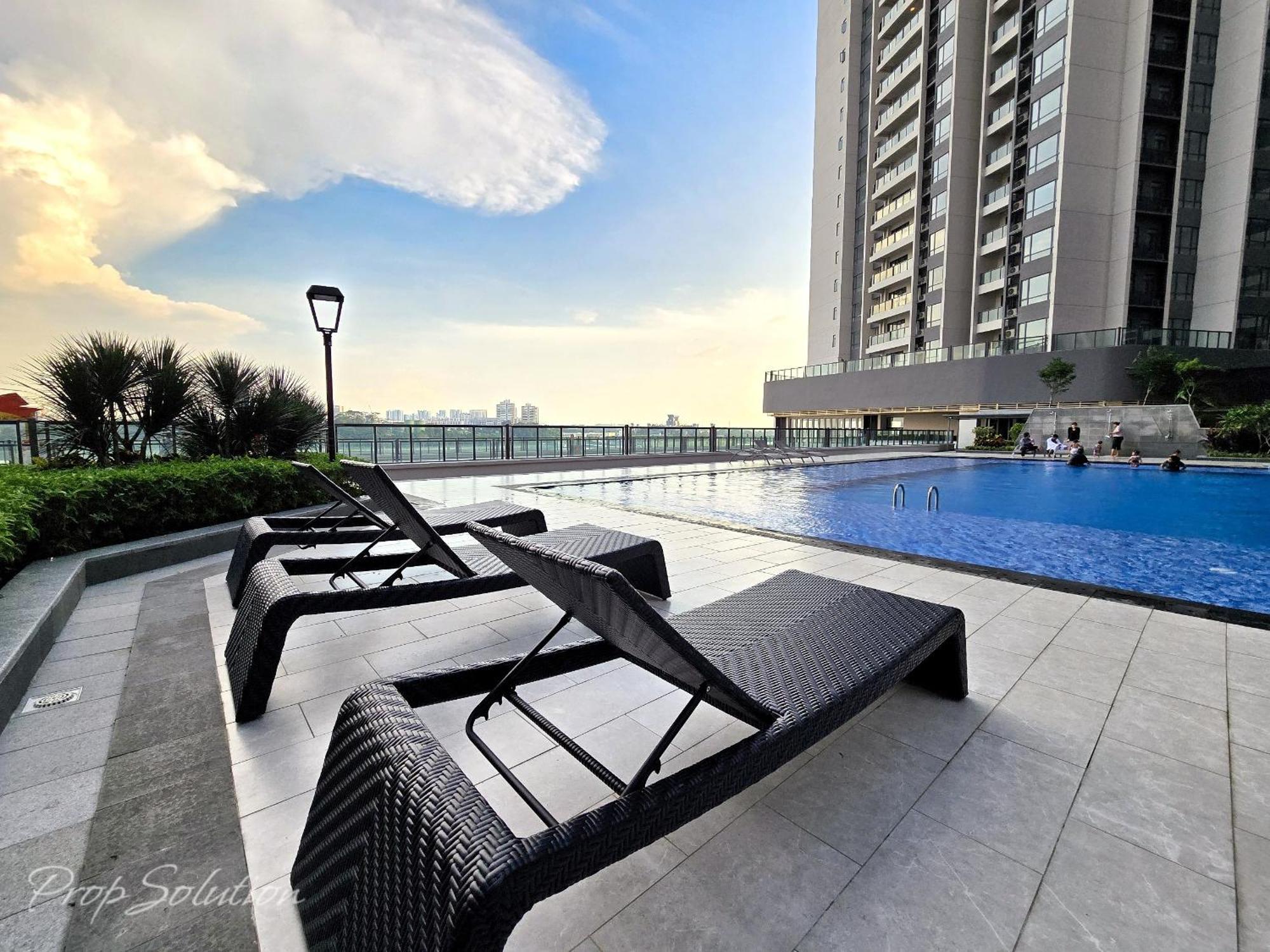 Full Seaview 3br Ciq 9-10 Pax Apartment Johor Bahru