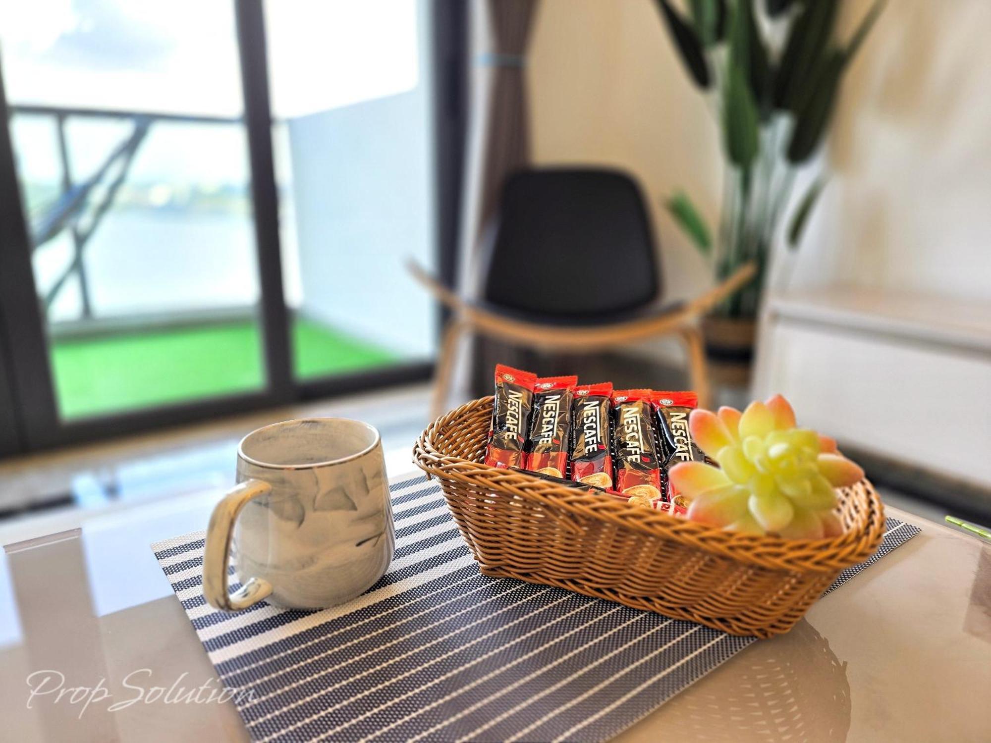 Apartment Full Seaview 3br Ciq 9-10 Pax Johor Bahru