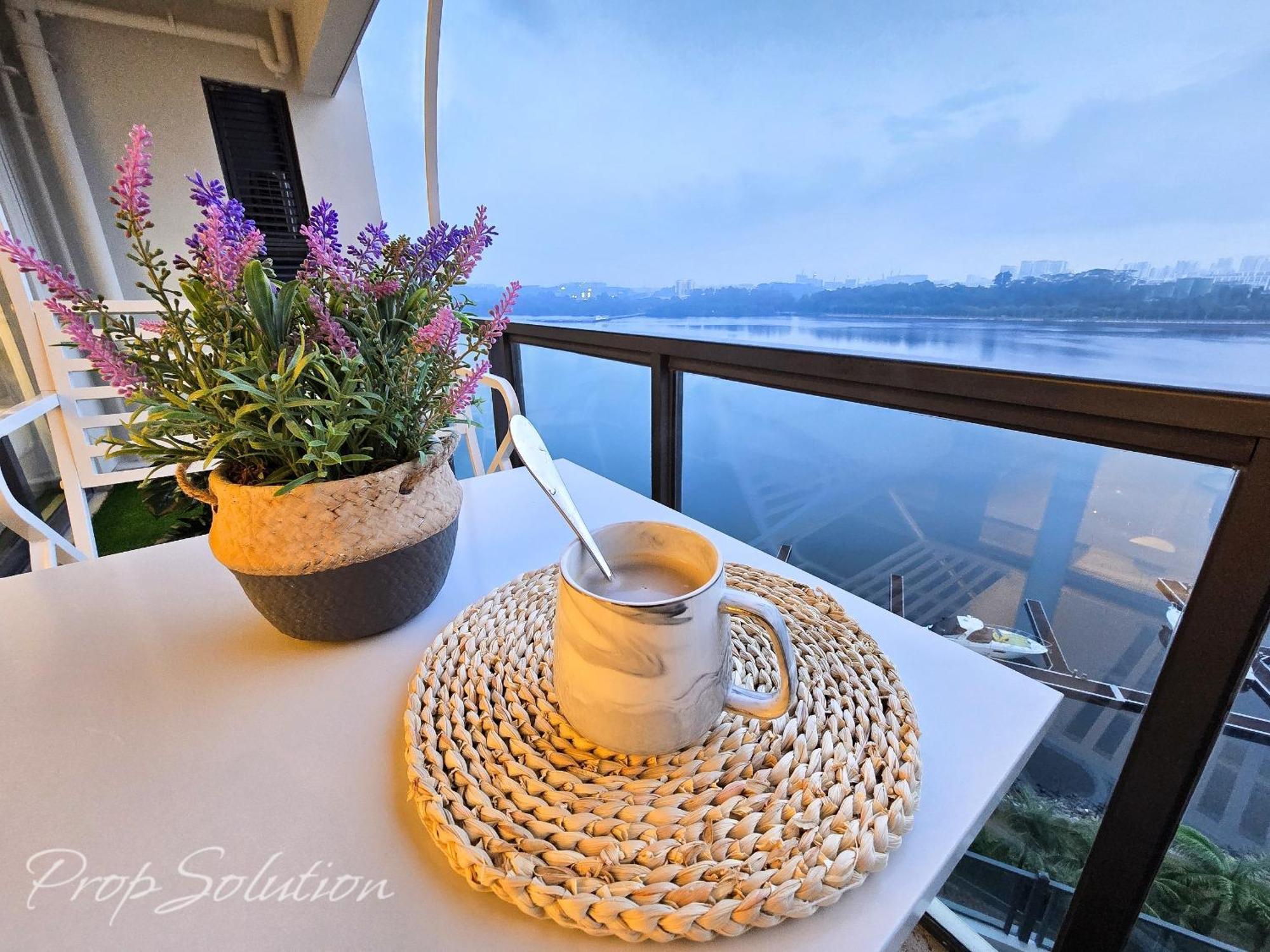 Full Seaview 3br Ciq 9-10 Pax Apartment