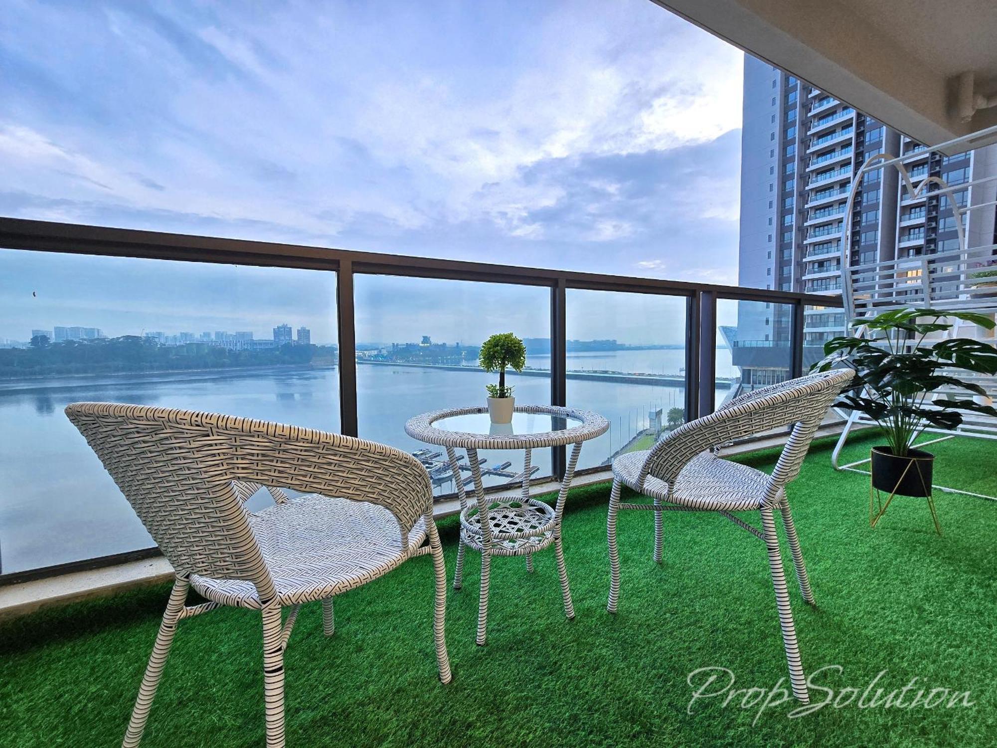 Apartment Full Seaview 3br Ciq 9-10 Pax Johor Bahru